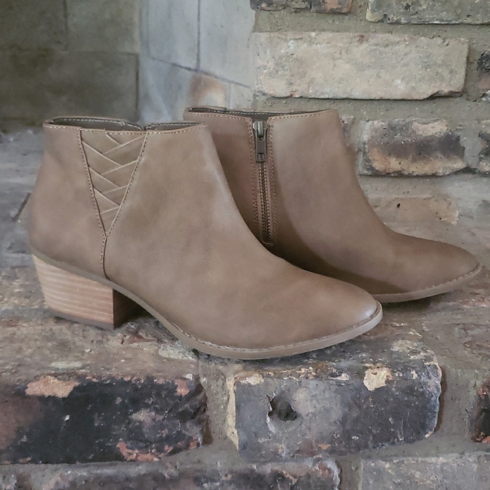 American Eagle Ankle Booties
